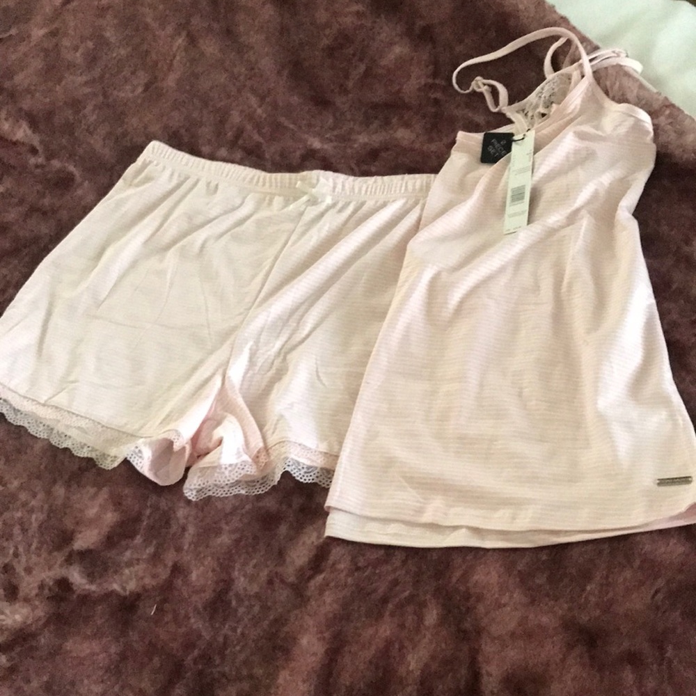 Brand New PJ Set ,Tahari, Size M